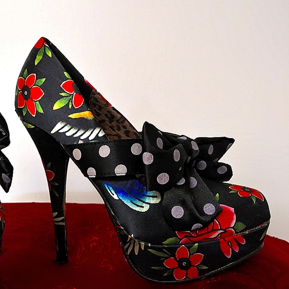 Iron fist pumps size 8 - Picture 2 of 4